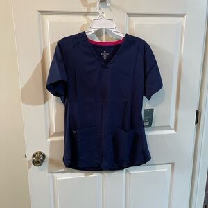 Navy Blue Med Couture NWT short sleeve scrub top T-Shirt - very comfortable